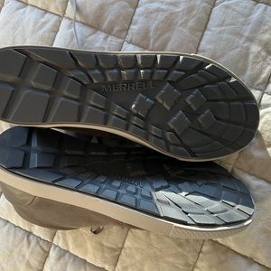 Men’s Size 9 Merrell Lace-Up Leather Chukka Boots